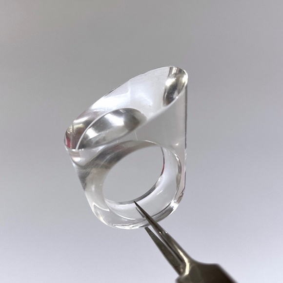 Size 5.5 Lucite Ring Chunky Clear Flat Top Statement Unisex Acrylic Jewelry - Picture 1 of 12